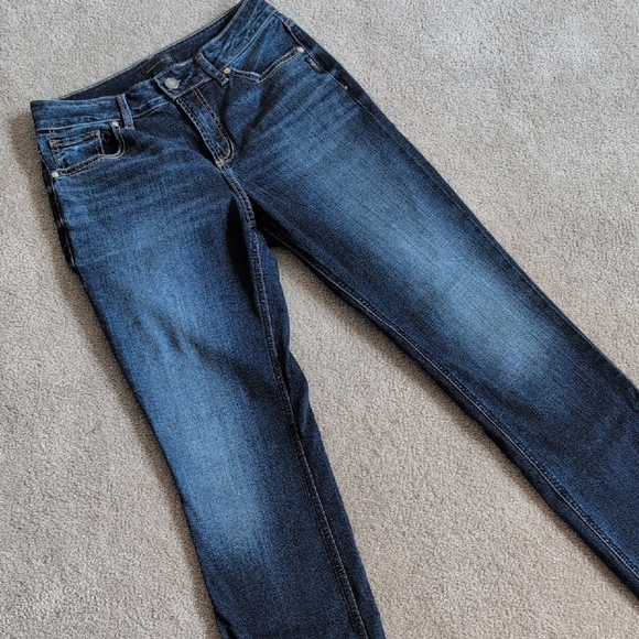 Women's Straight Leg Blue Jeans - Picture 6 of 7